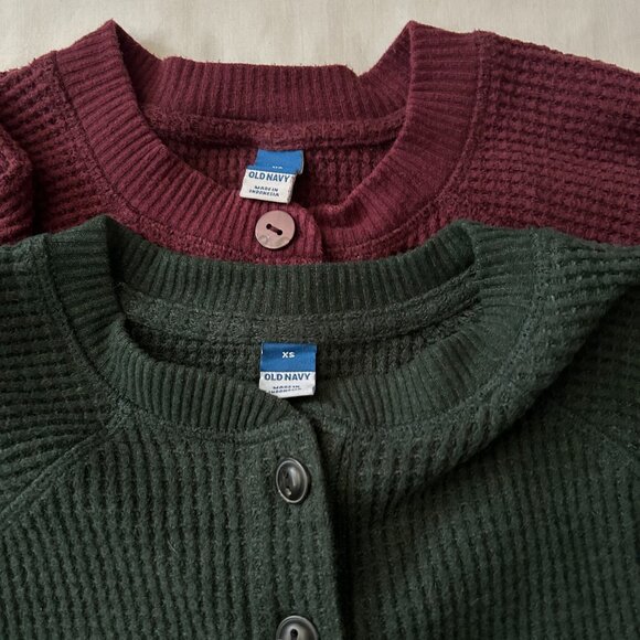 Two Old Navy Women's Waffle Knit Long Sleeve 3-Button Henley Tops Green Burg XS - Picture 5 of 11